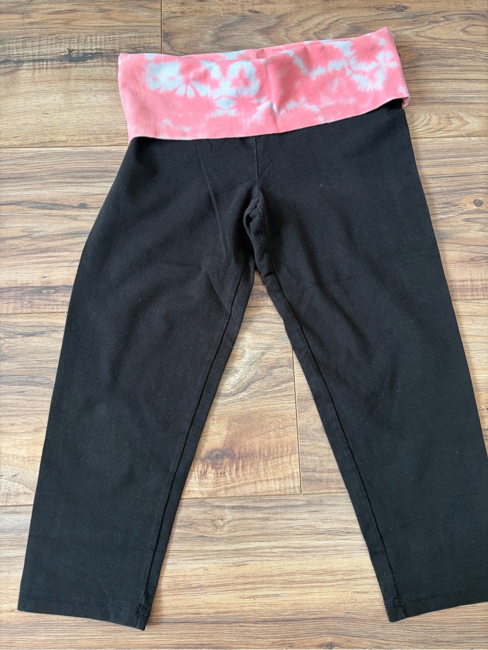 Victoria's Secret capri Black Leggings with Pink Tie-Dye Waistband